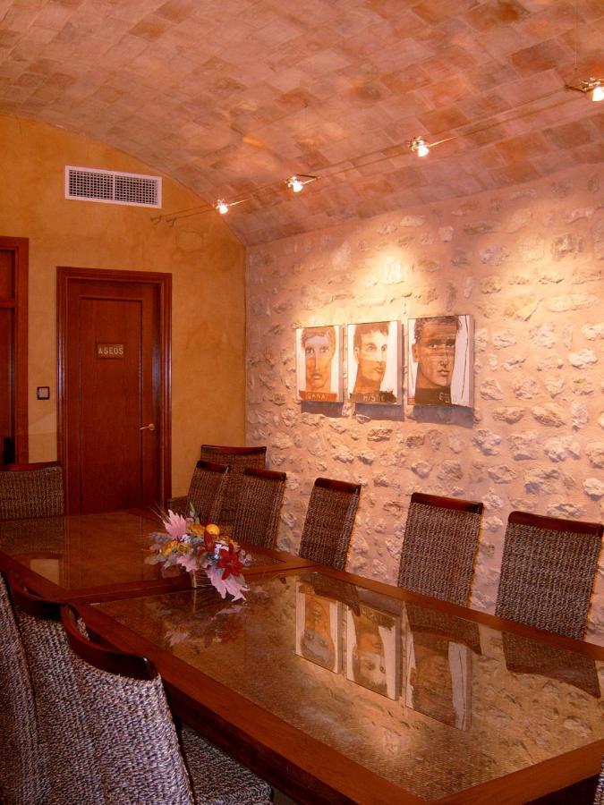 L'Agora Hotel 보캐어렌트 레스토랑 사진