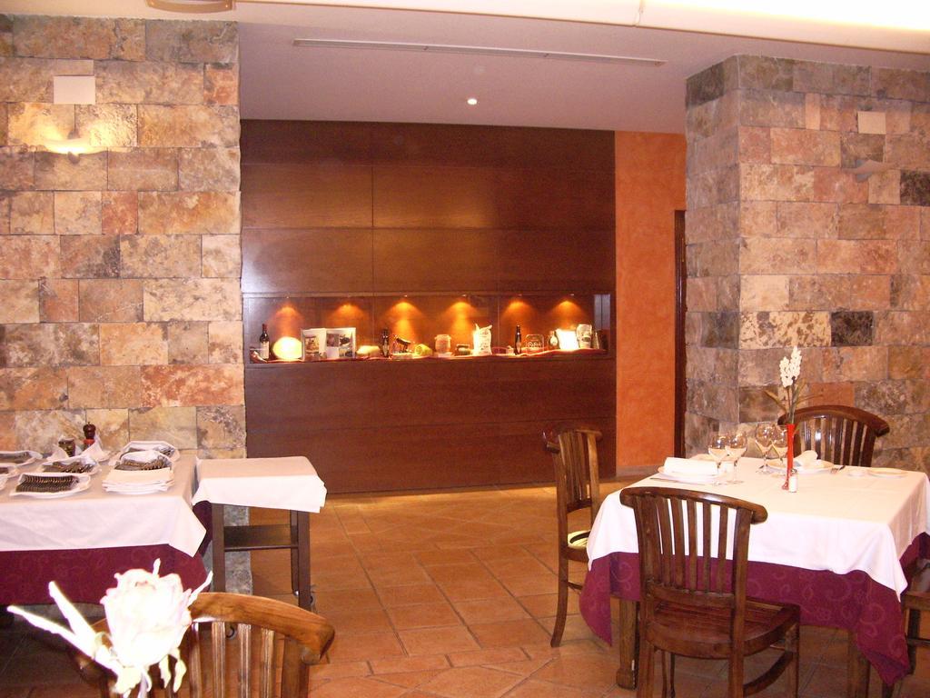 L'Agora Hotel 보캐어렌트 외부 사진